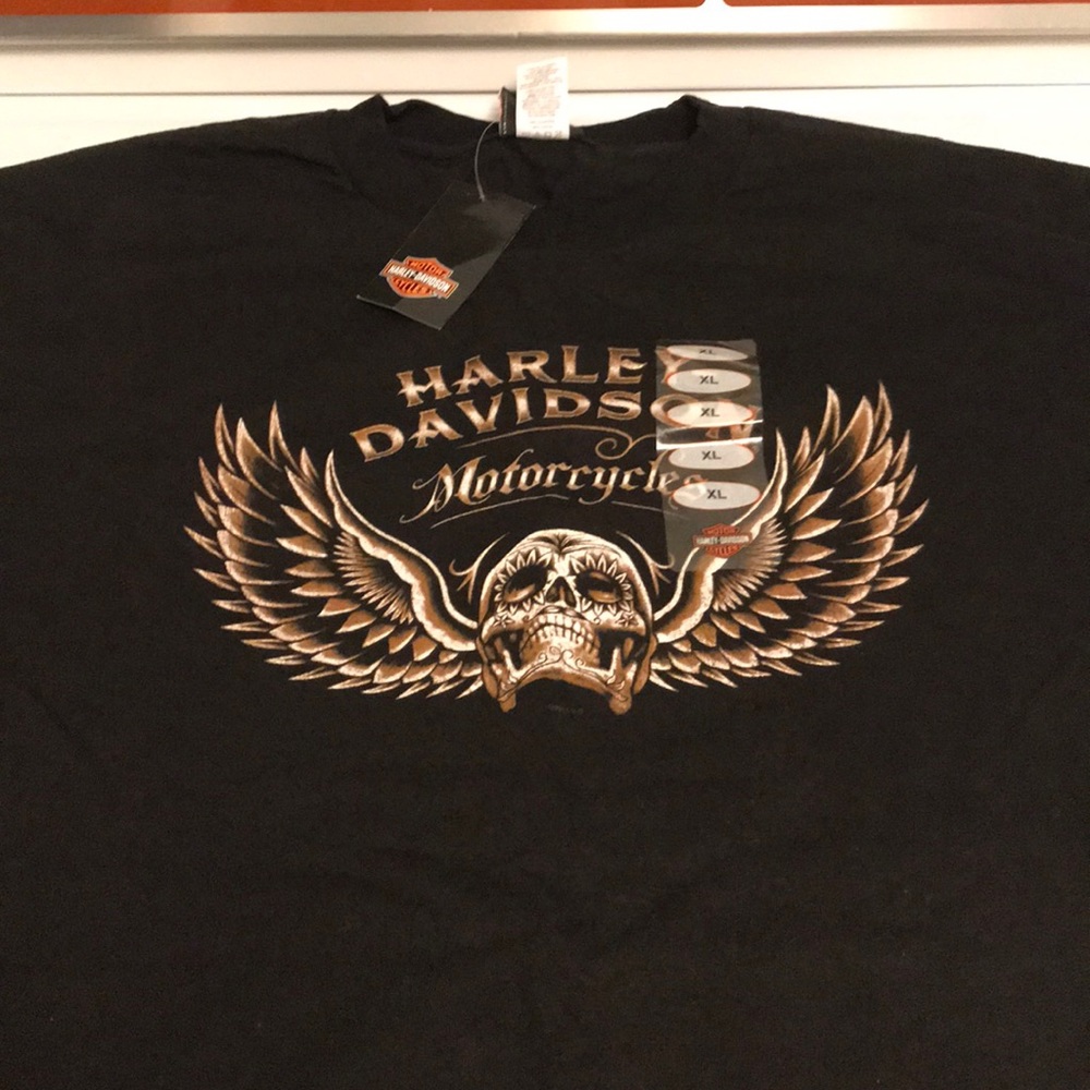 Men’s Harley tee shirt. XL tags attached